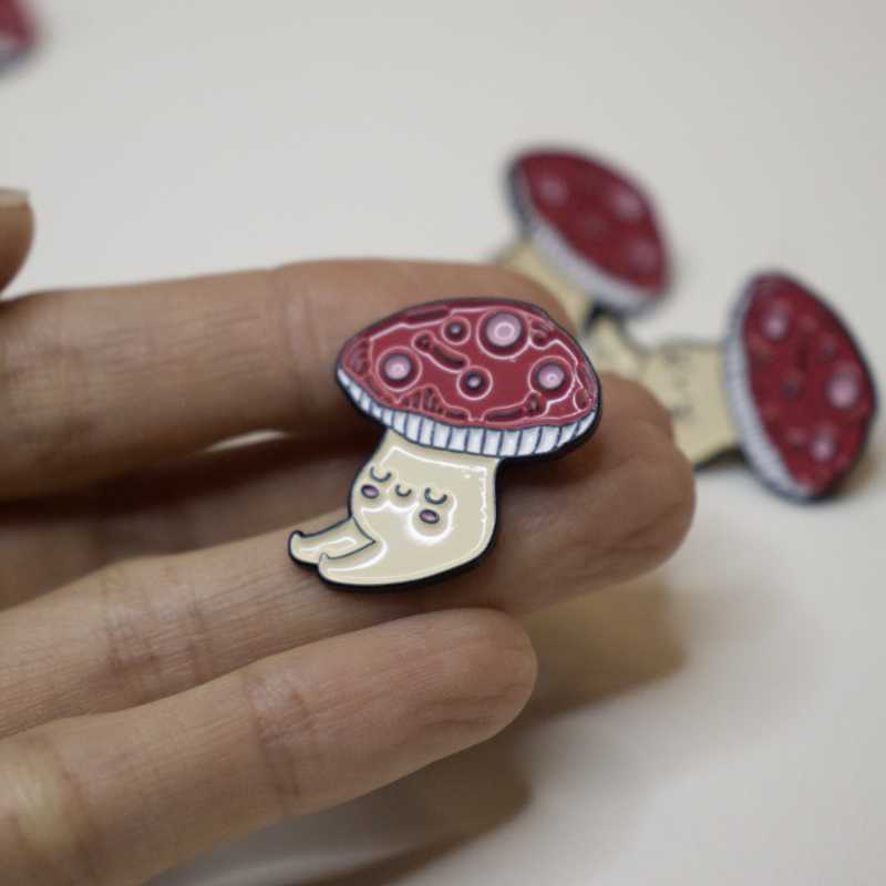 Pin Amanita - dañado